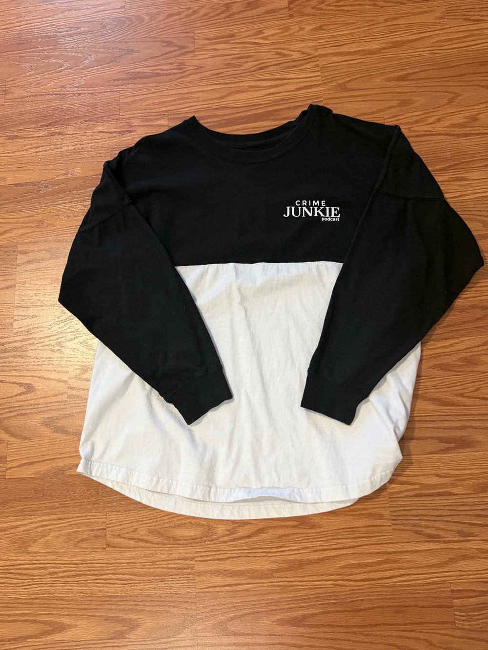 Crime Junkie women’s Colorblock Long-Sleeve Tee - Black & White